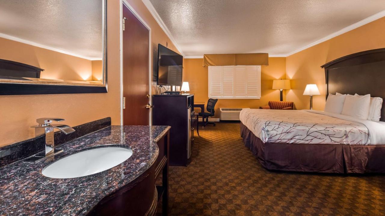 Best Western Orchard Inn Юкайа Экстерьер фото