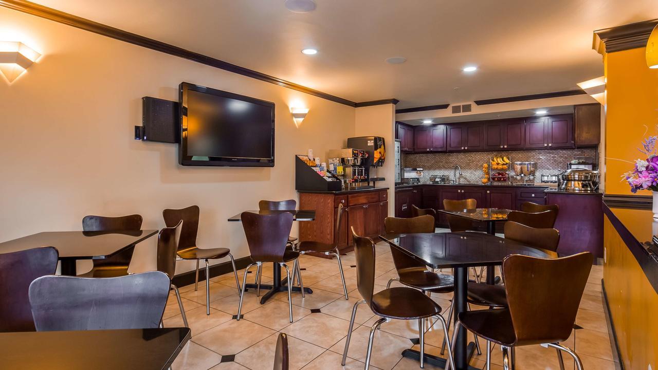 Best Western Orchard Inn Юкайа Экстерьер фото